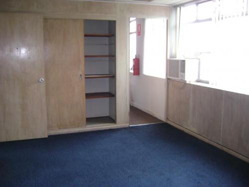 BUENA OFICINA  DE 90 M2  EN  SAN ISIDRO 