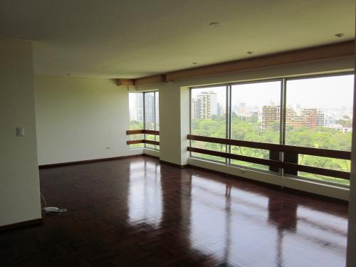 ALQUILO DPTO. FRENTE AL GOLF- SAN ISIDRO