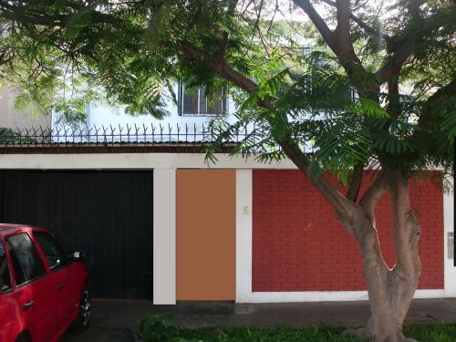 CASA EN ALQUILER PARA OFICINAS, SURQUILLO LIMITE CON SAN ISIDRO