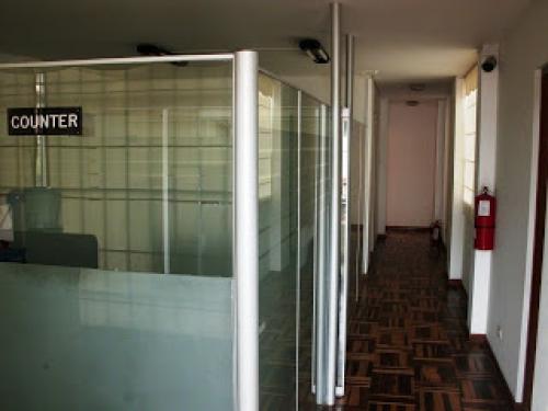 ALQUILER DE OFICINAS AMOBLADAS 120m2, CERCA AV. LA MARINA