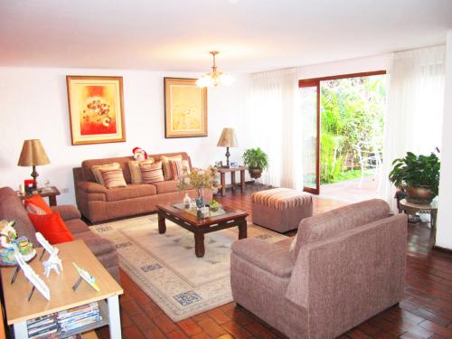 VENTA DE AMPLIA CASA EN URB. CAMACHO - LA MOLINA