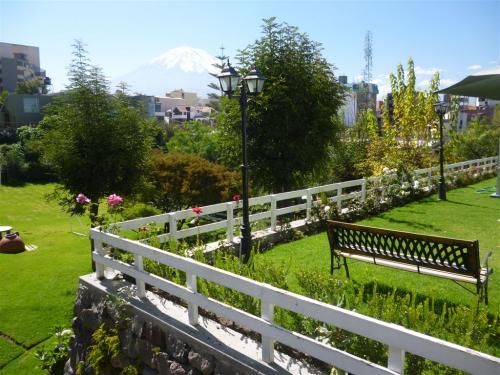 ALQUILO CASA CON EXCELENTES ACABADOS EN CAYMA