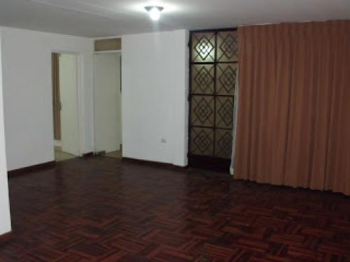 CASA EN ALQUILER EN SAN MIGUEL 160m2, PARA OFICINAS