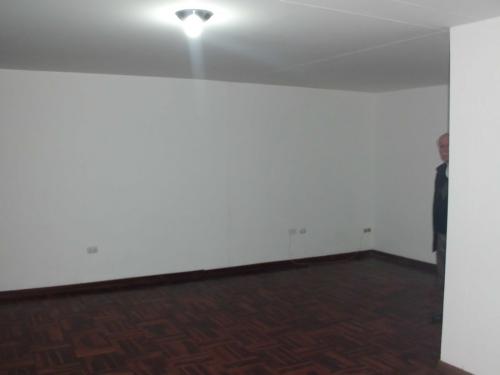CASA EN ALQUILER EN SAN MIGUEL 160m2, PARA OFICINAS