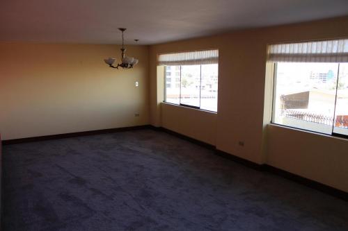 VENDO ELEGANTE DEPARTAMENTO EN QUINTA PRIVADA