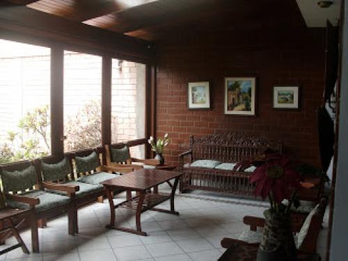 CASA EN VENTA 300m2, SAN BORJA 