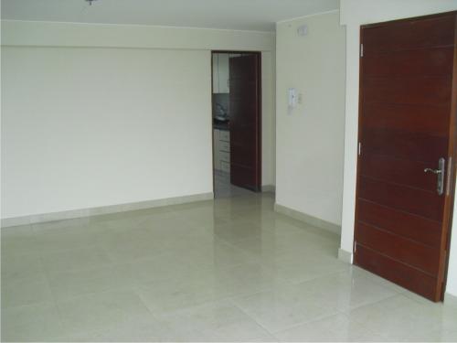 Quimperu vende amplio dúplex de estreno en San Borja frente a parque.