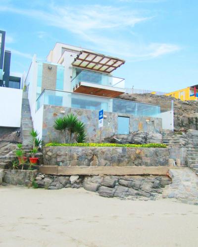 VENTA DE HERMOSA CASA DE PLAYA EN CONDOMINIO LAS PALMERAS