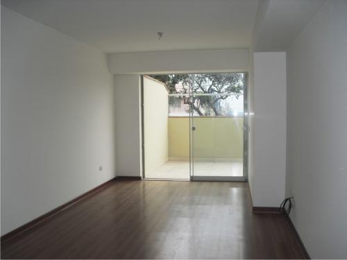 Quimperu vende departamento en primer piso en Santa Catalina con amplia terraza.