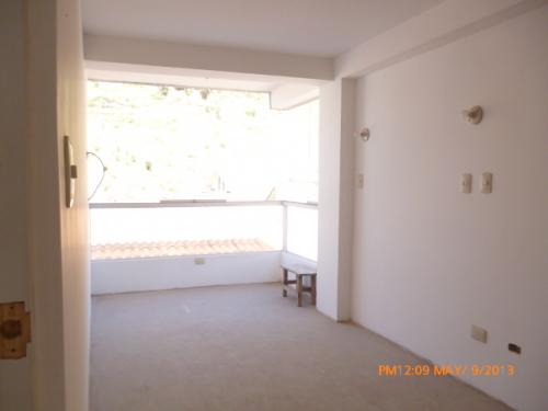 DEPARTAMENTO EN RESIDENCIAL HUANCARO 3ER PISO DE 62M2