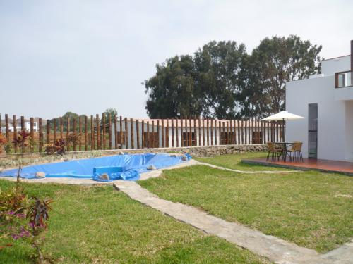 casa en los huertos de  cerro azul ..