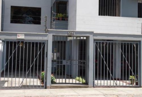 VENTA DE DEPARTAMENTO EN CALLE LOS SAUCES SAN BORJA
