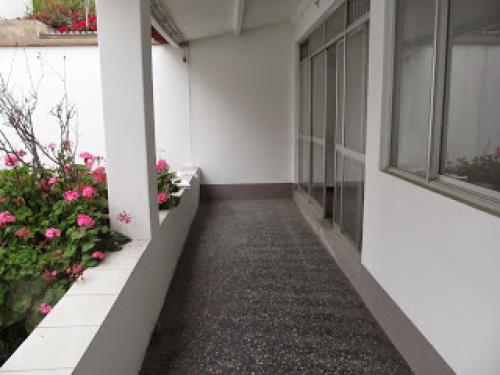 CASA EN VENTA URB. ALBORADA SURCO 220m2