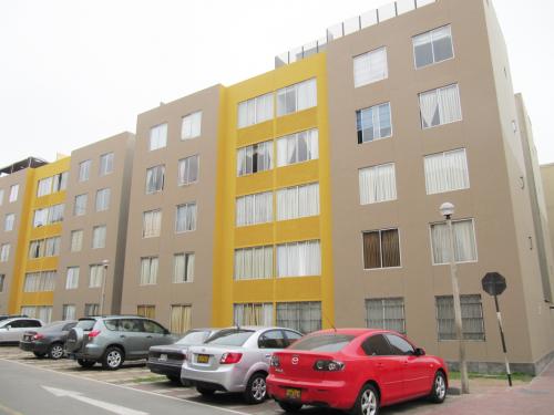 VENTA DE AMPLIO DÚPLEX EN SANTIAGO DE SURCO