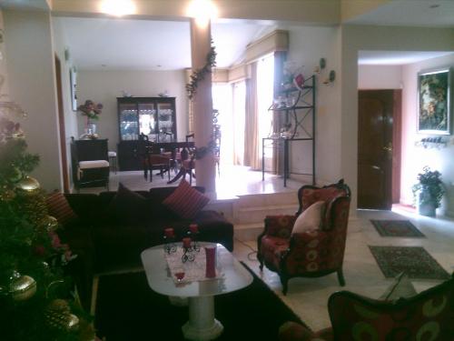 ALQUILO CASA  DE 4 DORM.,  SOL DE LA MOLINA 1ra. ETAPA