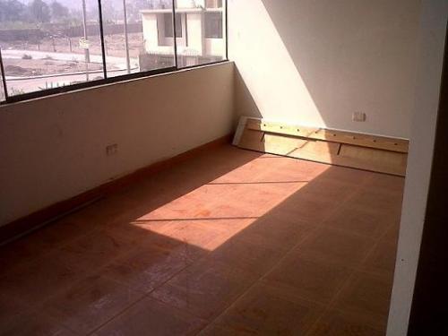 VENDO CASA DE DOS PISOS + AZOTEA  -  VISTA A PARQUE - CHOSICA