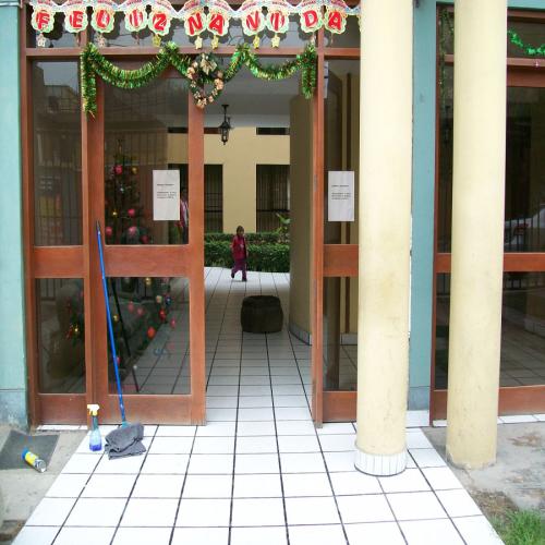 SAN MIGUEL,  VENDO DEPARTAMENTO 2DO.PISO.