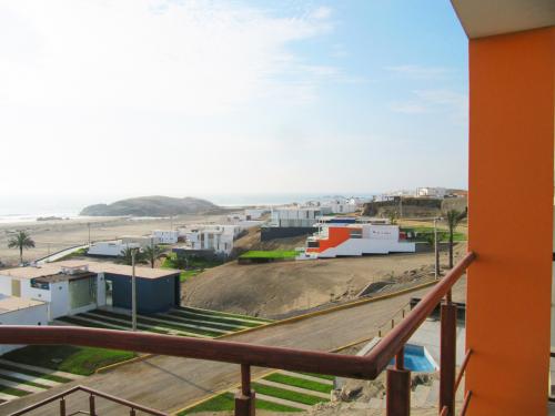 ALQUILER DE HERMOSA CASA DE PLAYA CON  EXCELENTE VISTA AL MAR EN CONDOMINIO LAS PALMERAS