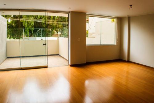 VENTA DE EXCLUSIVO Y AMPLIO DPTO. EN URB. VALLE HERMOSO