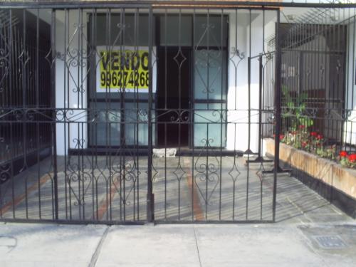 VENTA LOCAL COMERCIAL CON ESTACIONAMIENTO - SURCO