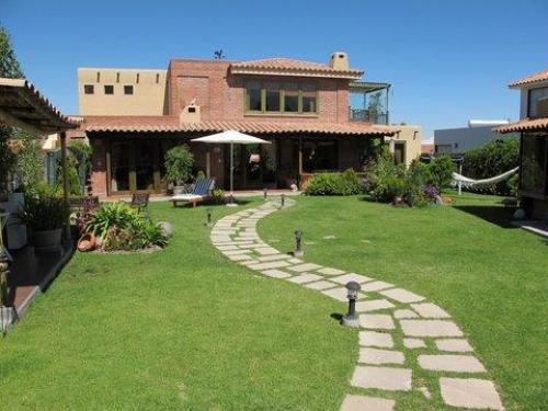 VENDO HERMOSA RESIDENCIA EN QUINTA PRIVADA