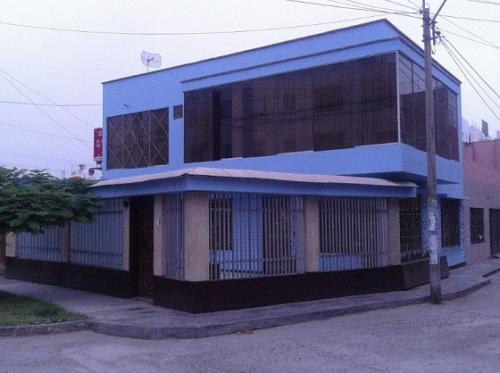 QUIMPERÚ VENDE CASA EN ESQUINA CON GRANDES AMBIENTES EN PUEBLO LIBRE