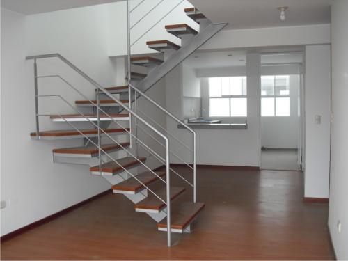 Quimperu vende dúplex de estreno en Surco con amplios ambientes .