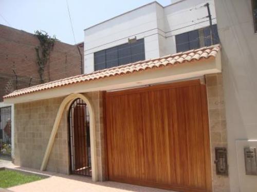 VENTA DE CASA EN PSJ ANDRES RAZURI COMAS