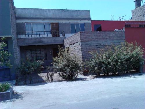 Magnifica oportunidad para proyecto inmobiliario parámetros para 5 pisos vista al parque muy cerca a otros dos, zona residencial.