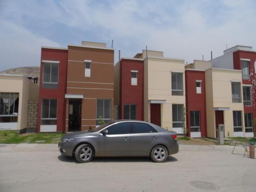 LINDA CASA DE ESTRENO EN CARABAYLLO