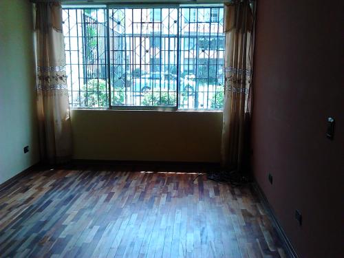 Vendo departamento frente a la Universidad Católica