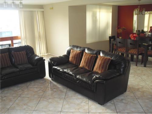 Quimperu vende precioso y amplio departamento en San Borja cerca al Pentagonito.