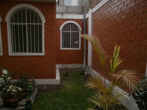 CASA 176MTS. ZONA COMERCIAL EN SAN BORJA