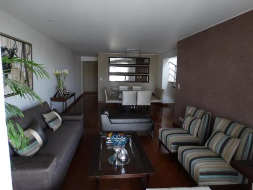 HERMOSO DUPLEX ZONA RESIDENCIAL- SURCO 