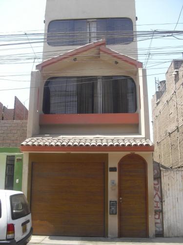 Linda Casa en el Callao de 3 pisos