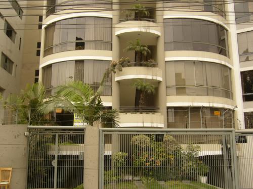 VENTA DE LINDO DEPARTAMENTO EN URB. VALLE HERMOSO-SURCO