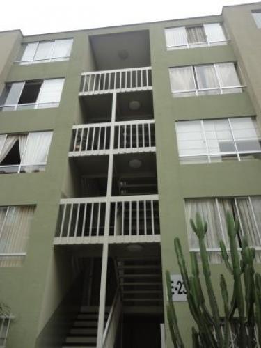 VENTA DE DEPARTAMENTO EN CALLE MANUEL IRRIBARREN CONDOMINIO JARDINES DE ARAMBURU II” – SURQUILLO