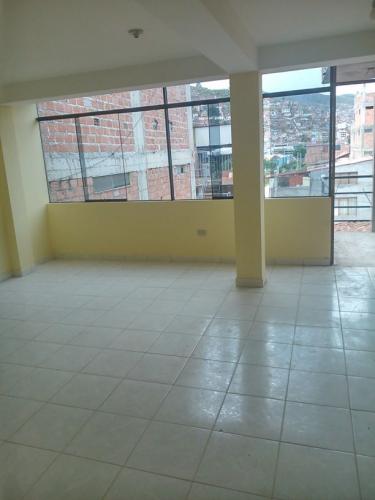 VENDO DEPARTAMENTO EN LA URB. SIMON HERRERA