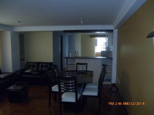 VENDO DEPARTAMENTO EN LA URB. FIDERANDA