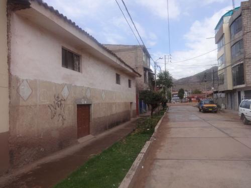VENDO CASA EN URB. TUPAC AMARU