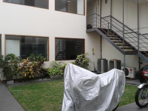 Linda Casa para oficina - Lince limite con San Isidro