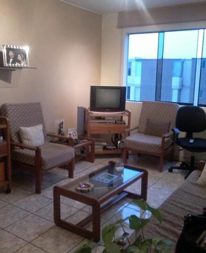 VENDO DEPARTAMENTO  ALT 25 DE  CAMINOS DEL INCA -  (CERCA AL PARQUE DE LA AMISTAD)