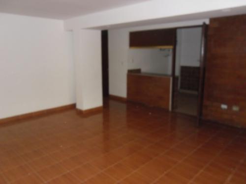 VENTA DE DEPARTAMENTO DUPLEX EN CALLE CARLOS RODRIGO – 2DO PISO - LIMA