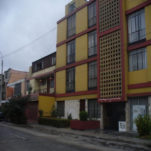 PUEBLO LIBRE,  14AV. BOLIVAR -   VENDO DEPARTAMENTO. 