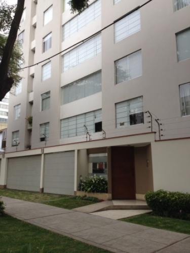 Alquiler de departamento semi amoblado en Av. Santa Cruz - Miraflores