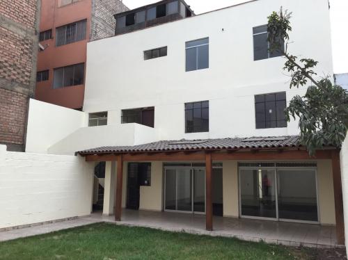 EXCELENTE OPORTUNIDAD DE ALQUILER - CASA EN SURCO