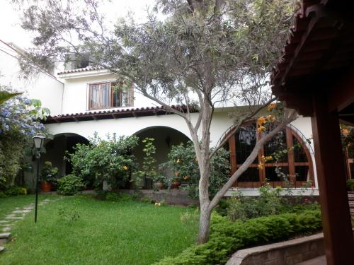 Linda Casa en Venta - Urb. Rinconada del Lago Etapa II