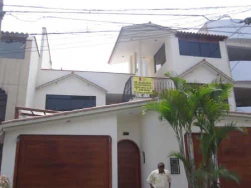 Alquiler de Dpto. Estreno en Calle Los Rubíes - La Molina