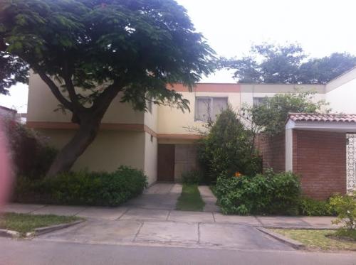 REMATO CASA EN CONDOMINIO EN MONTERRICO SURCO