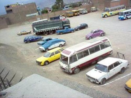 4000M PMALL INSTITUTOGALERíA UNIVERSPROX CENTR LIMAPERU AVBUSES3CDRSMETRO 